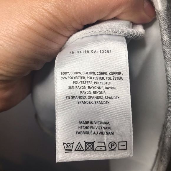 Anthropologie Akemi + Kin Sleeveless Floral Top - Picture 6 of 6